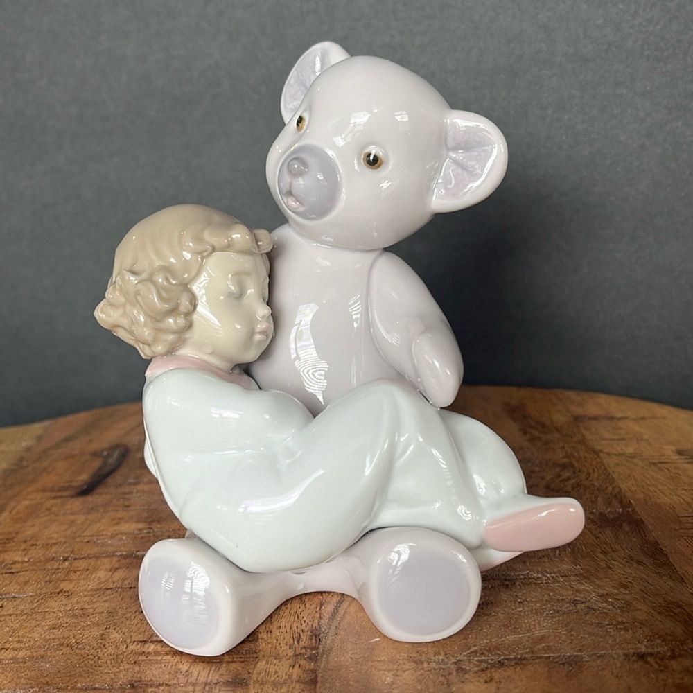 2003 Retired Lladro Noa Figure